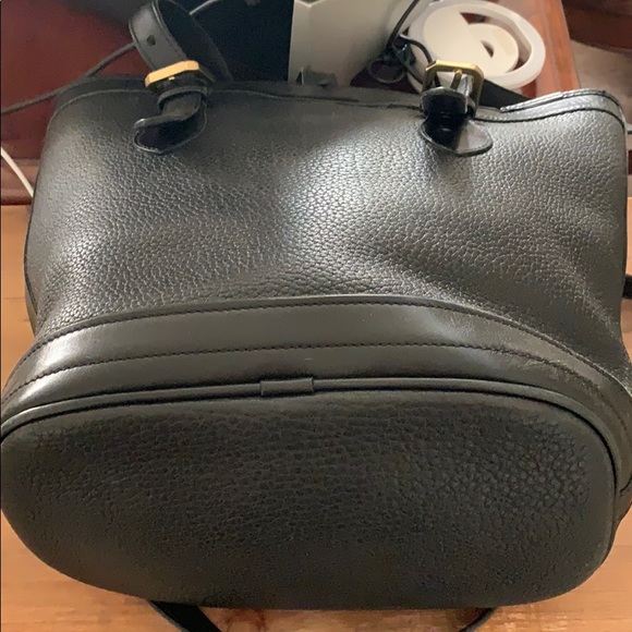 Dooney and Bourke Vintage bucket handbag. - Picture 3 of 6